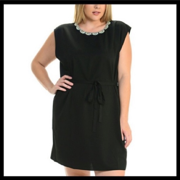 Dresses & Skirts - ⭐️ Gorgeous Plus Size Black Dress with jewels! ⭐️